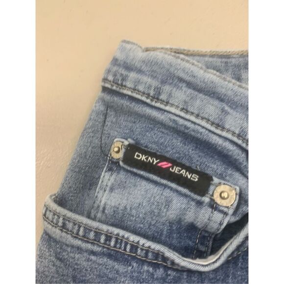 Vintage DKNY Capris Jeans - Picture 5 of 10